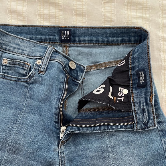 Gap Super High Rise True Skinny Jeans - Picture 3 of 3